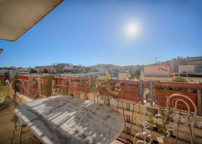 Cannes Luxury Rental - Stunning Apartment 5 Minutes From La Croisette